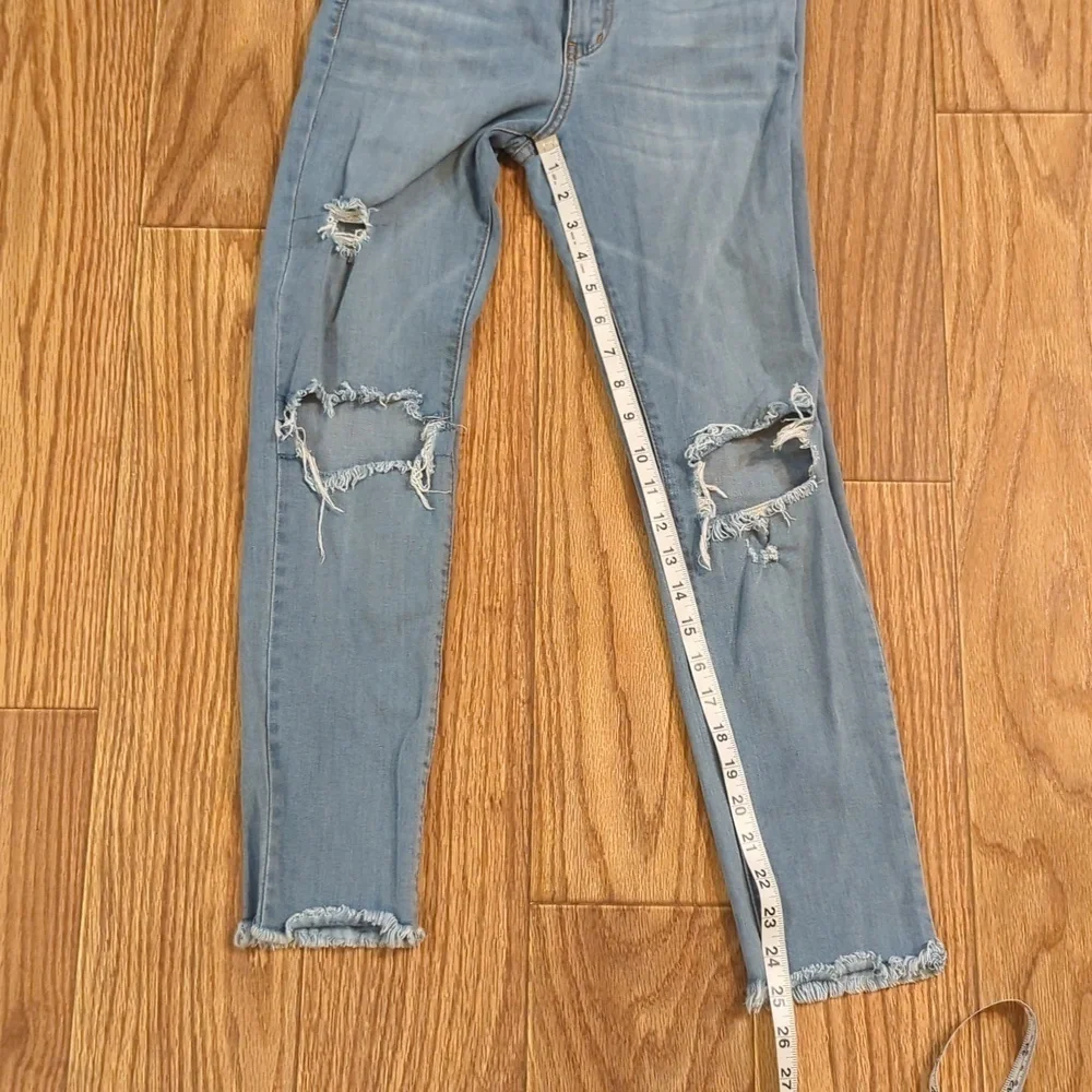 Light wash distressed skinny ankle jeans w/ stretch & raw hem, Angry Rabbit 28" - Picture 4 of 7